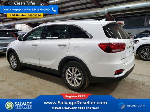 Used 2019 Kia Sorento LX w/ LX Convenience Package image 3