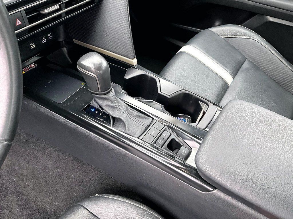 Used 2025 Toyota Camry SE FWD image 20