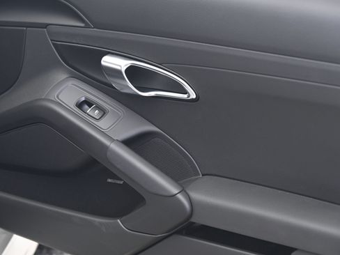 Certified 2025 Porsche 718 Cayman RWD image 18