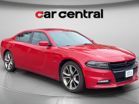Used 2015 Dodge Charger R/T RWD image 3
