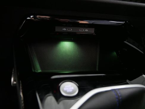 Used 2024 Volkswagen Golf R image 31