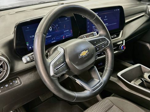 Used 2025 Chevrolet Equinox LT AWD/4WD image 18
