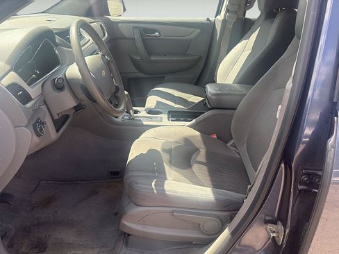 Used 2013 Chevrolet Traverse LS FWD image 12