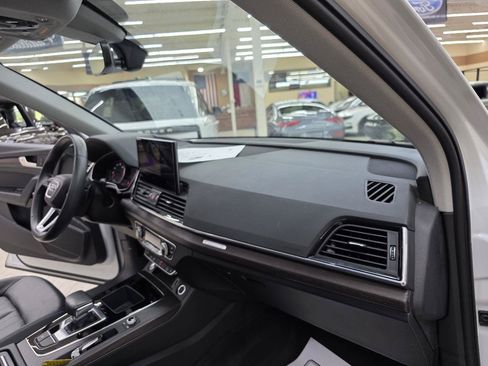 Used 2021 Audi Q5 2.0T Premium AWD/4WD image 23