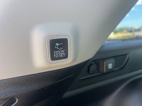 Used 2024 Jeep Grand Cherokee Limited w/ Black Appearance Package image 50