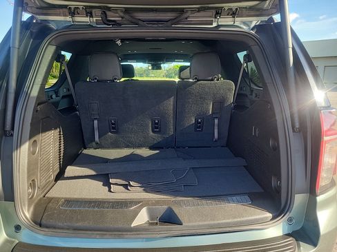 Used 2024 Chevrolet Suburban RST image 32