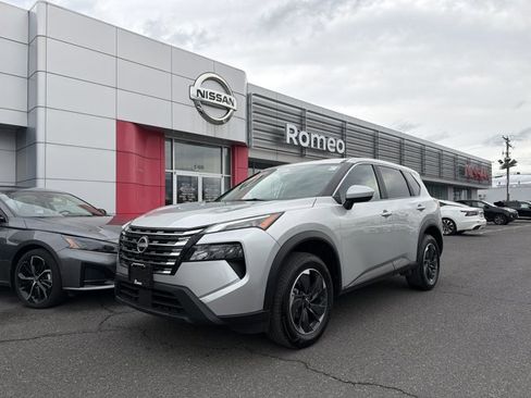 Certified 2025 Nissan Rogue SV image 1