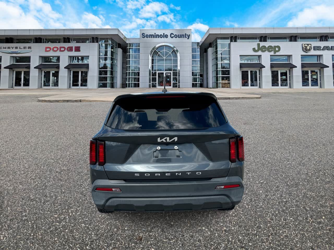 Used 2022 Kia Sorento LX FWD image 7