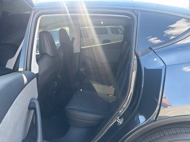 Used 2026 Tesla Model Y AWD image 28