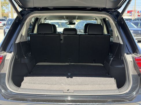 Used 2024 Volkswagen Tiguan SE image 10