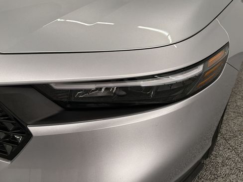 Used 2025 Honda Accord Sport image 11