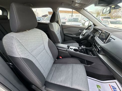 Used 2023 Nissan Rogue SV image 23