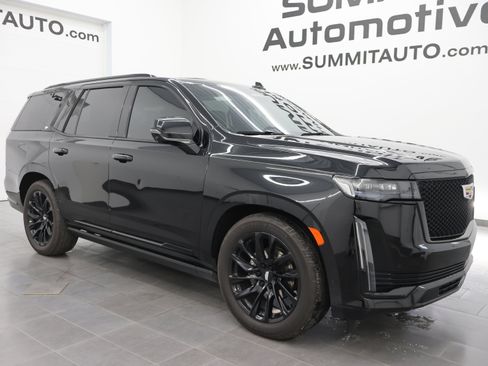 Used 2021 Cadillac Escalade Sport Platinum AWD/4WD image 2