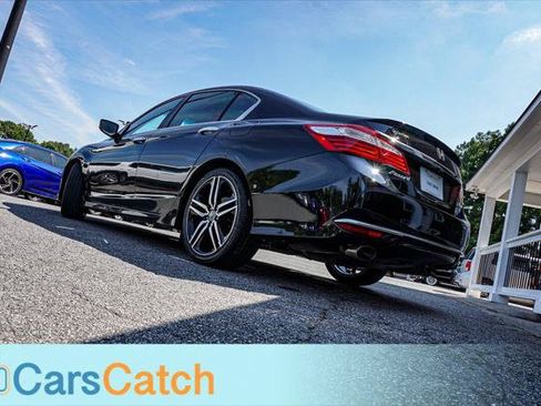 Used 2017 Honda Accord Sport image 4