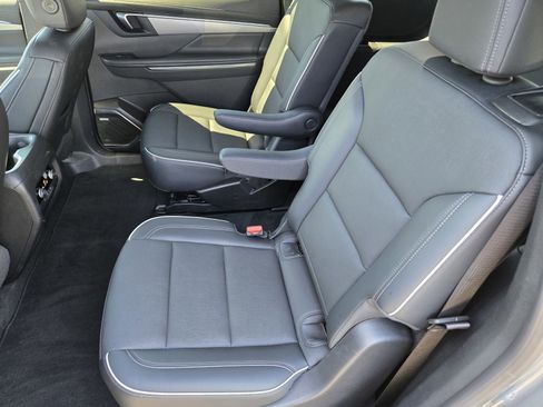 Certified 2025 Buick Enclave Preferred image 10