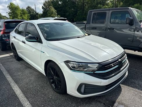Used 2023 Volkswagen Jetta Sport FWD image 3