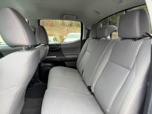 Used 2020 Toyota Tacoma SR5 image 5