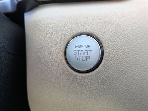 Used 2024 Kia Sorento SX Prestige image 19