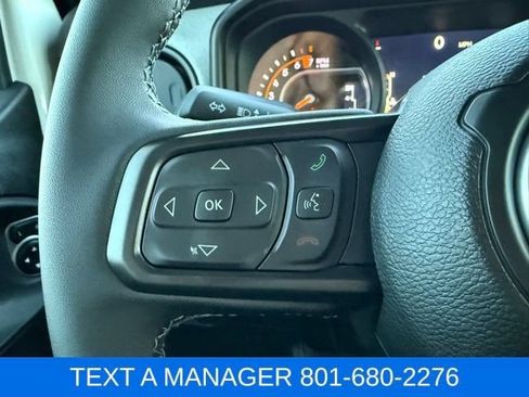 Used 2025 Jeep Gladiator Sport AWD/4WD image 15