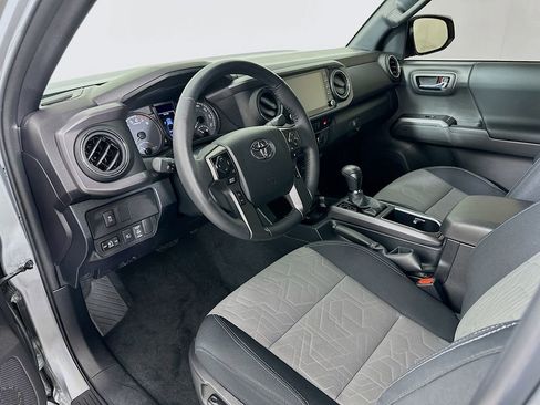 Certified 2023 Toyota Tacoma TRD Off-Road AWD/4WD image 9
