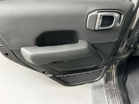 Used 2023 Jeep Wrangler Unlimited Sahara AWD/4WD image 25