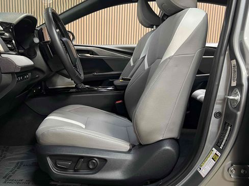 Used 2025 Toyota Camry SE w/ Convenience Package FWD image 25