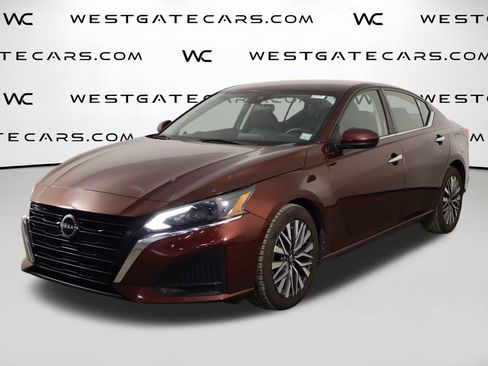 Used 2023 Nissan Altima 2.5 SV FWD image 1