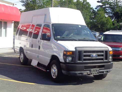 Used 2013 Ford E-250 and Econoline 250 Extended w/ PWR Group RWD image 3