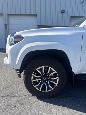 Used 2023 Toyota Tacoma TRD Sport w/ Technology Package AWD/4WD image 4