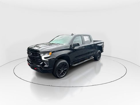 Used 2025 Chevrolet Silverado 1500 LT Trail Boss w/ LPO, Dark Essentials Package AWD/4WD image 4