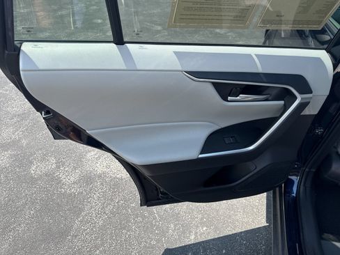 Used 2025 Toyota RAV4 XLE FWD image 22