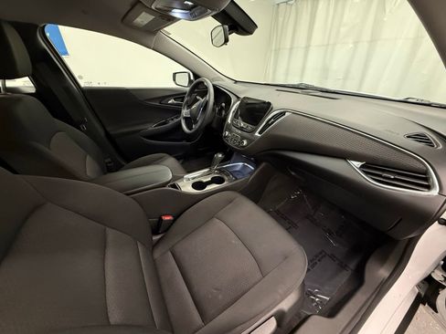Used 2020 Chevrolet Malibu LT image 8