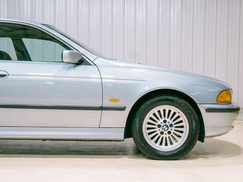 Used 1997 BMW 540i Sedan image 11