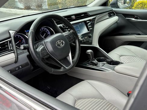Used 2019 Toyota Camry SE image 15