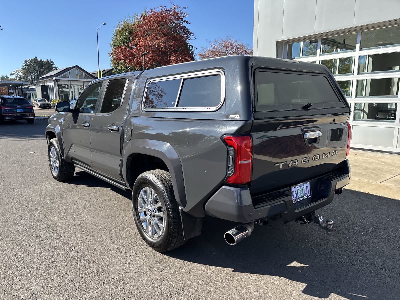 Used 2024 Toyota Tacoma Limited w/ Limited Package (LT) AWD/4WD image 3