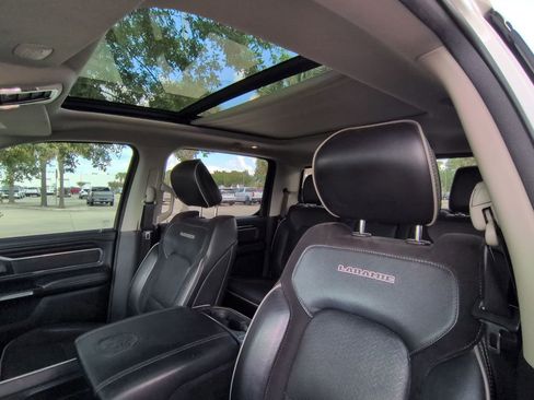 Used 2022 RAM 1500 Laramie AWD/4WD image 18