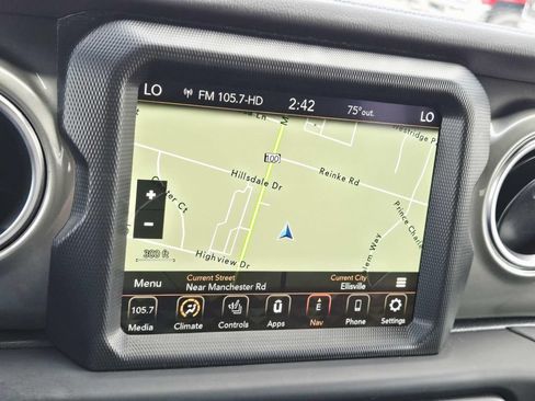 Used 2023 Jeep Wrangler Unlimited Sahara w/ Cold Weather Group AWD/4WD image 29
