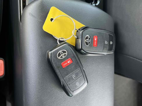 Used 2024 Toyota Prius XLE image 38