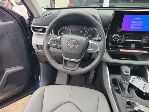 New 2026 Toyota Highlander XLE AWD/4WD image 22