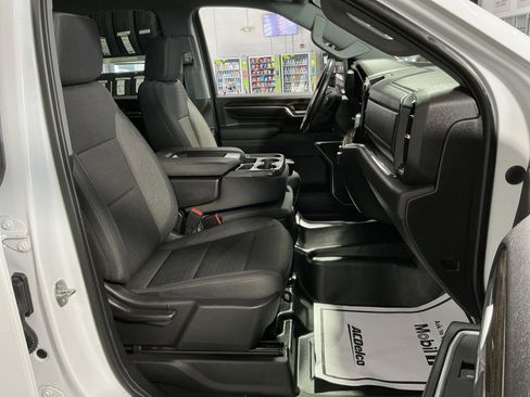 Used 2024 Chevrolet Silverado 3500 LT image 32