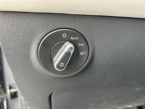 Certified 2025 Volkswagen Taos S image 30