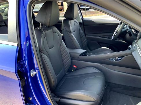 Used 2026 Hyundai Elantra Limited image 9