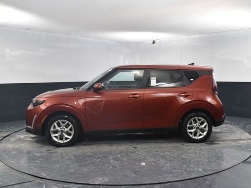 Used 2023 Kia Soul LX w/ Option Group 015 image 5