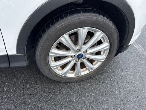 Used 2019 Ford Escape SEL image 11