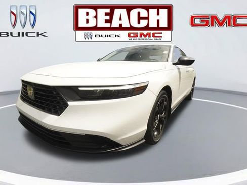 Used 2025 Honda Accord SE image 7