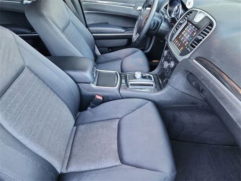 Used 2020 Chrysler 300 Touring w/ Sport Appearance Package image 28