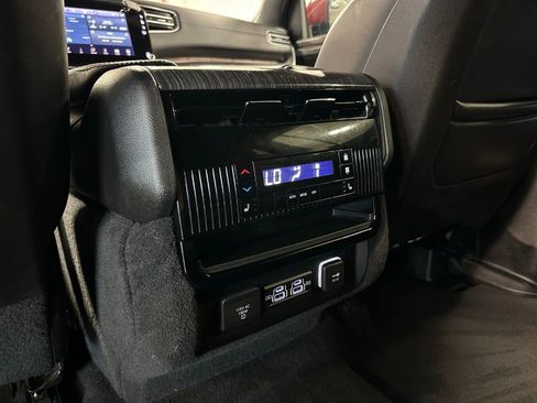 Used 2022 Jeep Wagoneer Series III image 40