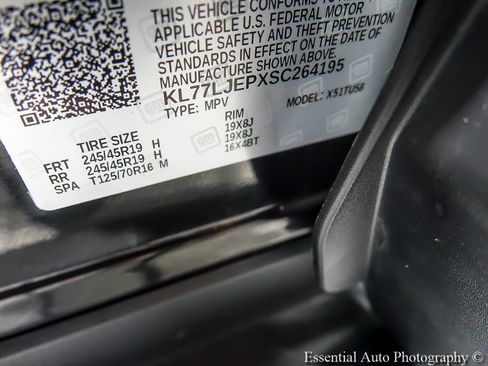Used 2025 Chevrolet Trax RS w/ Sunroof Package FWD image 33