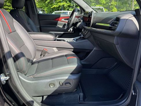 Used 2024 Chevrolet Traverse RS w/ LPO, Floor Liner Package AWD/4WD image 14