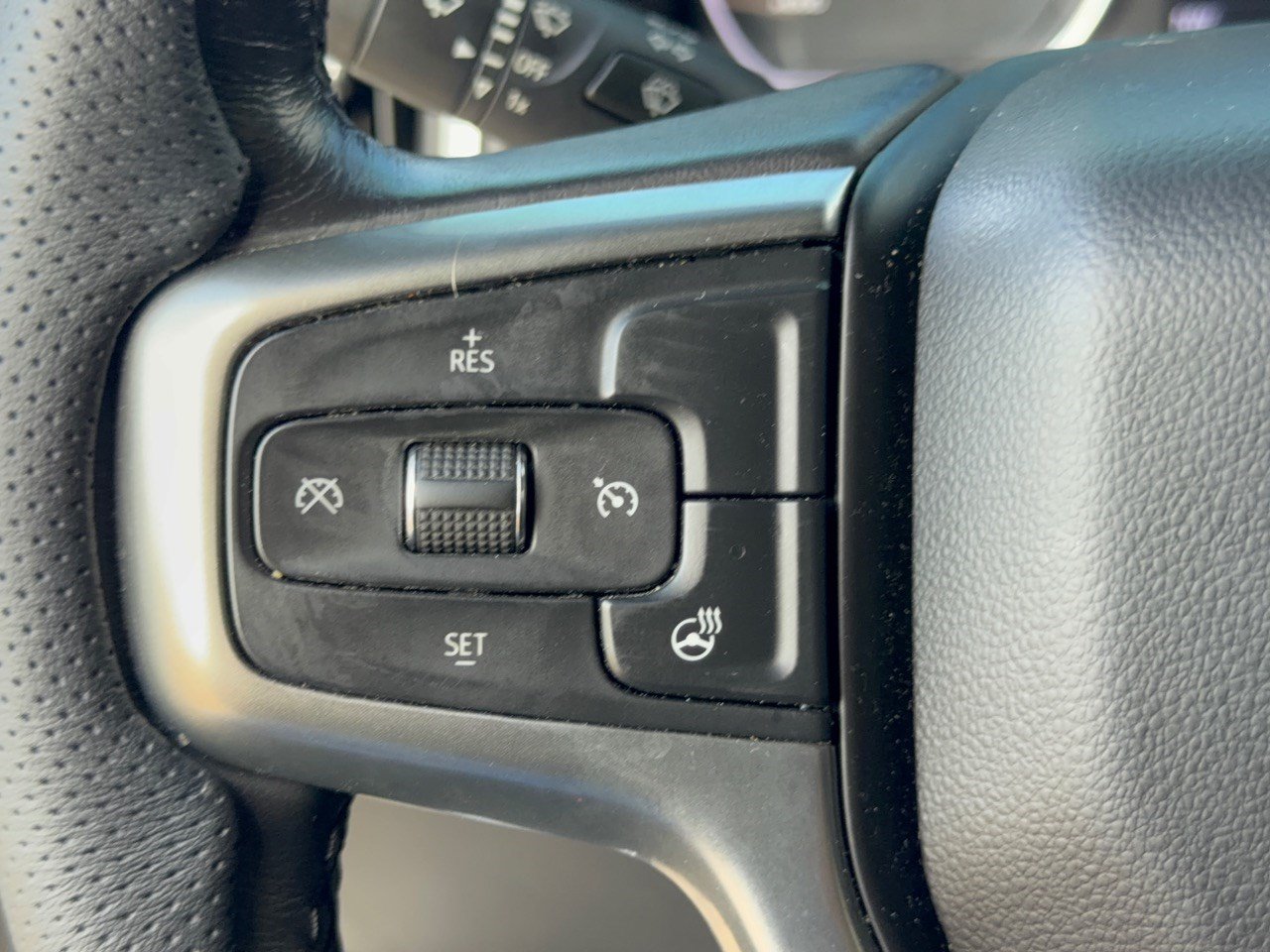 Used 2022 Chevrolet Silverado 1500 RST w/ Convenience Package II AWD/4WD image 18